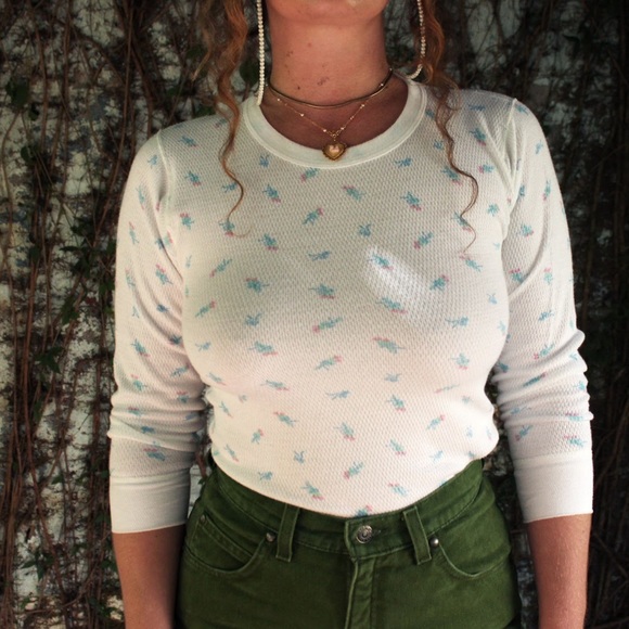 Vintage Waffle Shirt with Rose Pattern - Picture 2 of 2